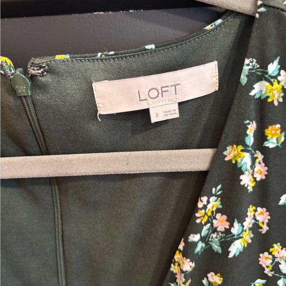 Ann Taylor LOFT Wildflower Flutter Wrap Dress Size 8 Floral Print - Picture 6 of 8